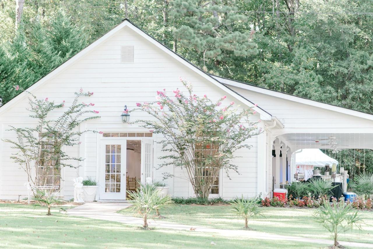 Georgia Palms & Gardens Bed & Breakfast Powder Springs Exterior photo